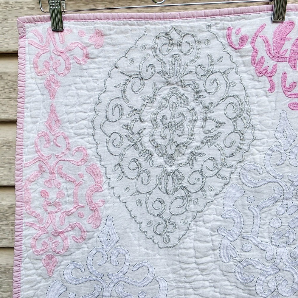 Pottery Barn Kids Toddler Crib Quilt Pink White Silver Medallion Nursery 50x36